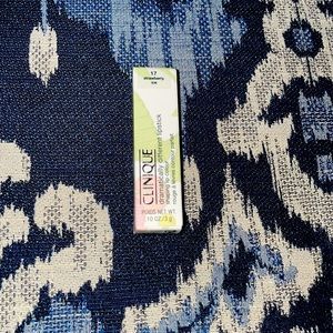 Clinique Dramatically Different Lipstick